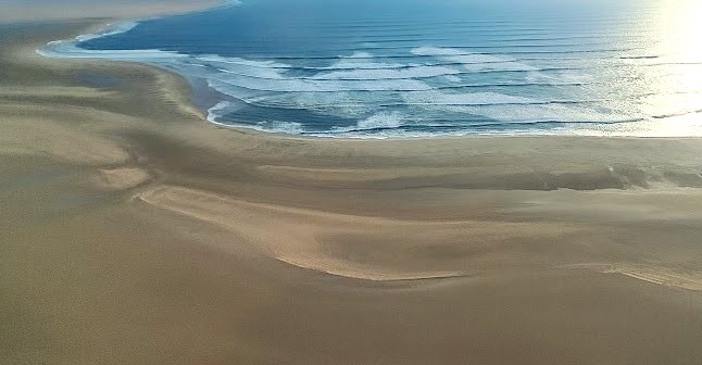 Hot Air Balloon over the Desert - Image 8